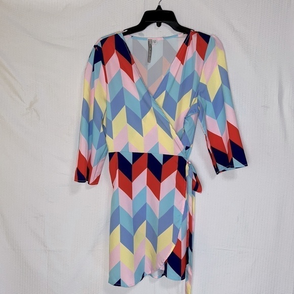 Charlie Charlie Charlotte Bright Geometric Chevron Print Wrap Dress - Size XL - Picture 4 of 11